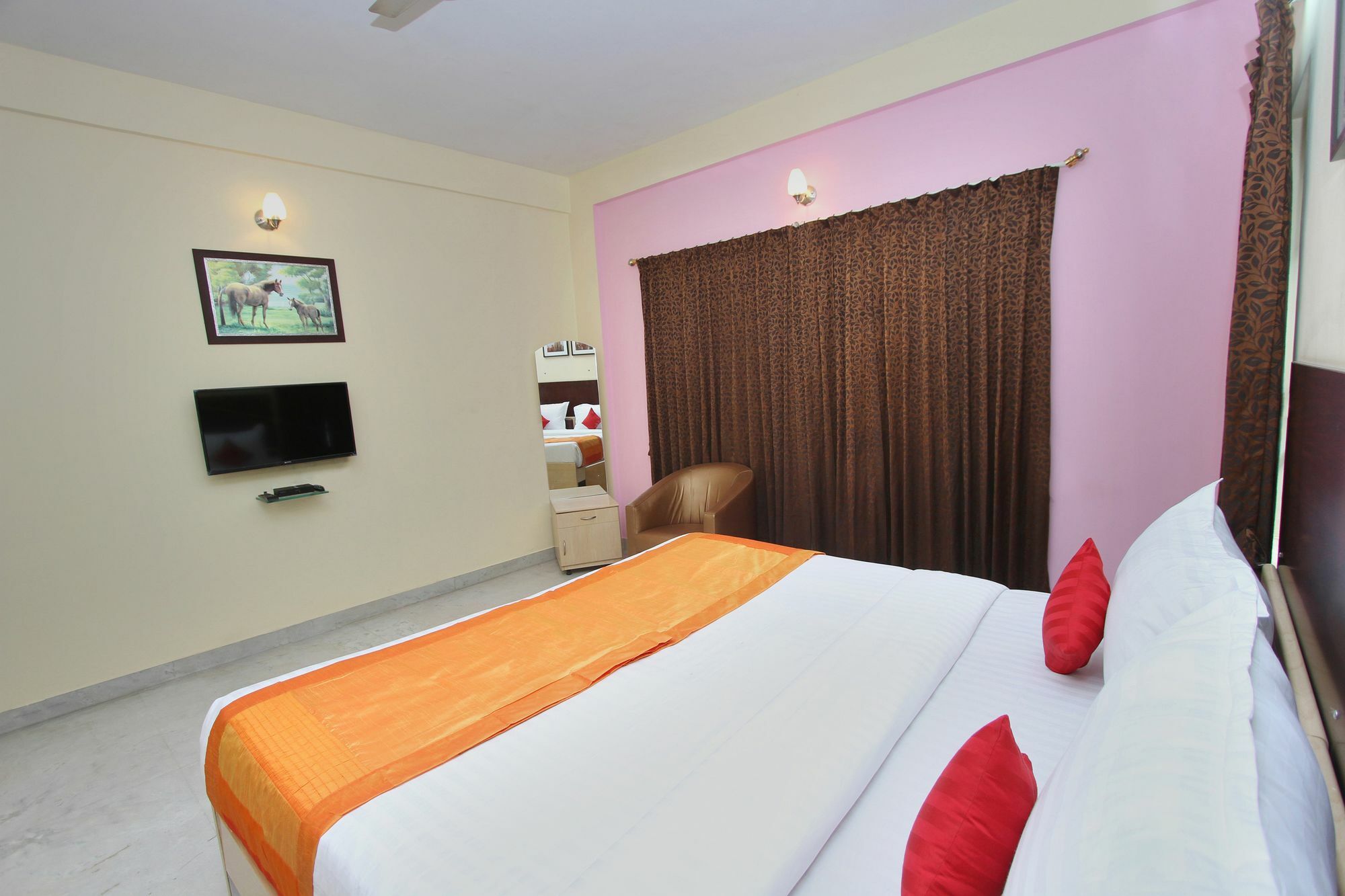 Capital O 5379 The Roy Grand Inns Bangalore Dış mekan fotoğraf