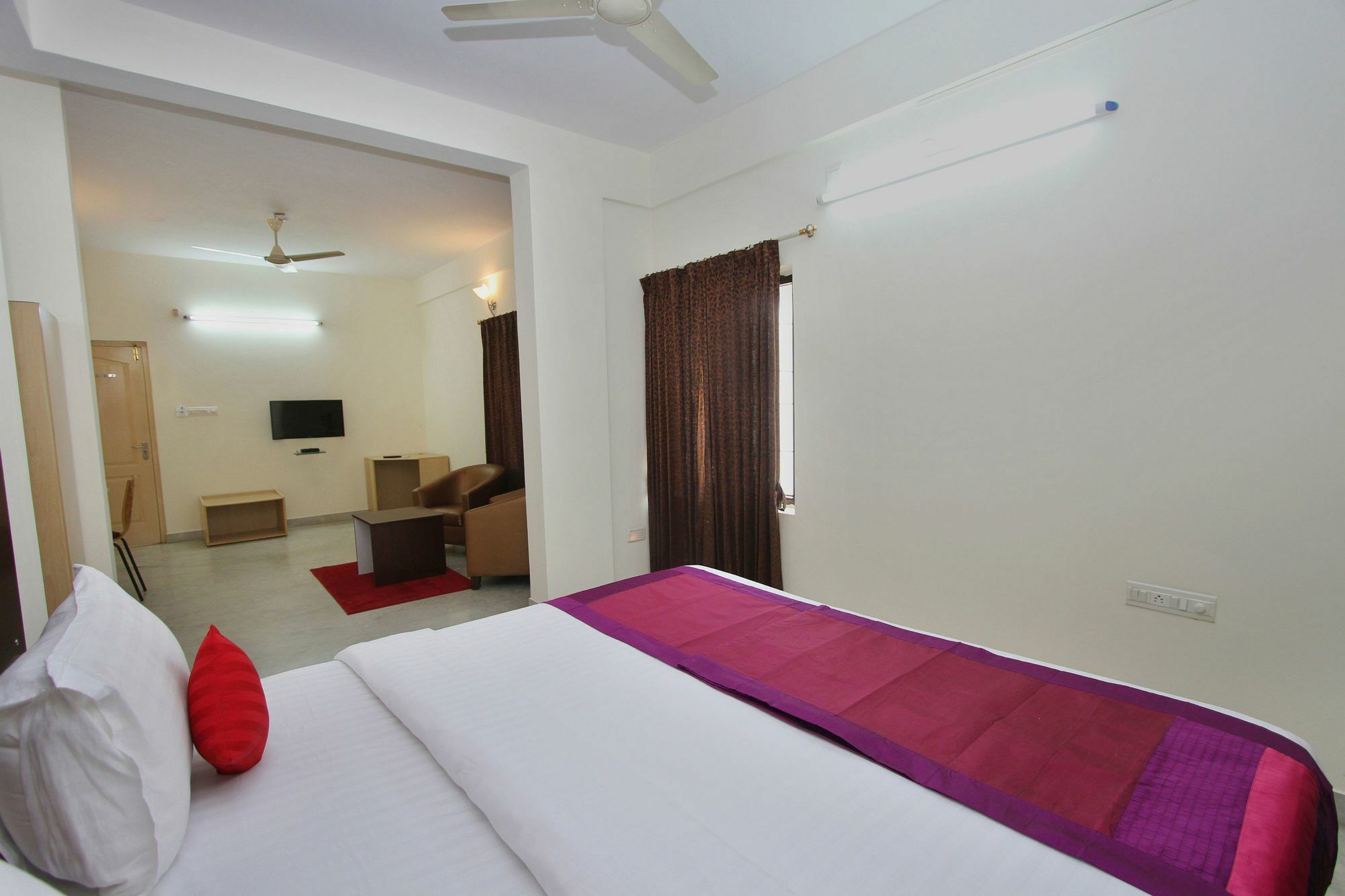Capital O 5379 The Roy Grand Inns Bangalore Dış mekan fotoğraf