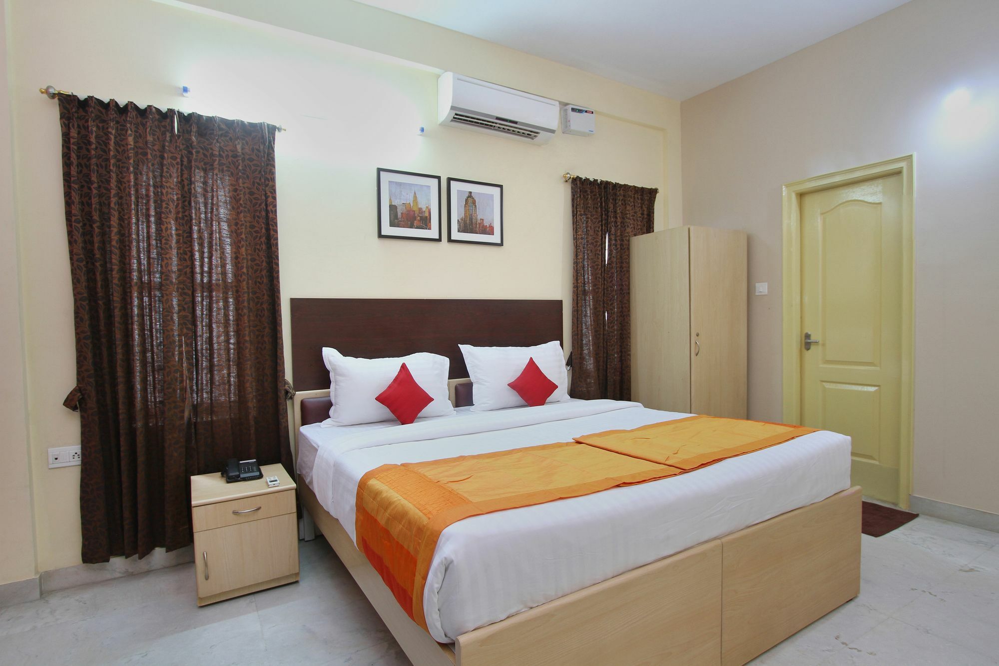 Capital O 5379 The Roy Grand Inns Bangalore Dış mekan fotoğraf